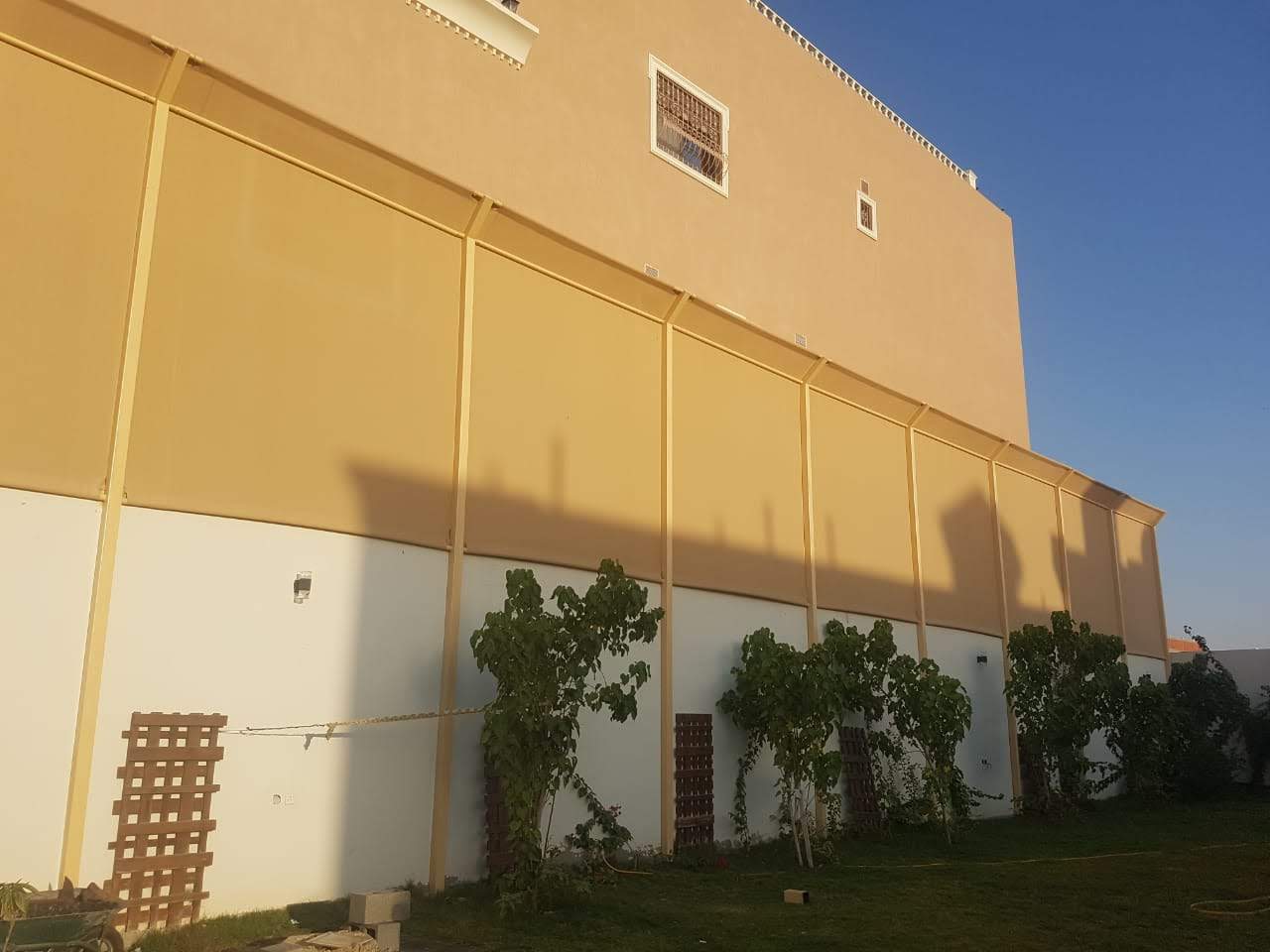 ساتر حديقة فاخرة